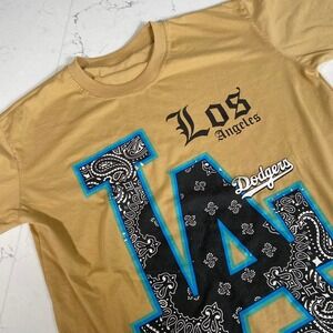Los Angeles‎ Dodgers  Paisley Logo T-Shirt – large